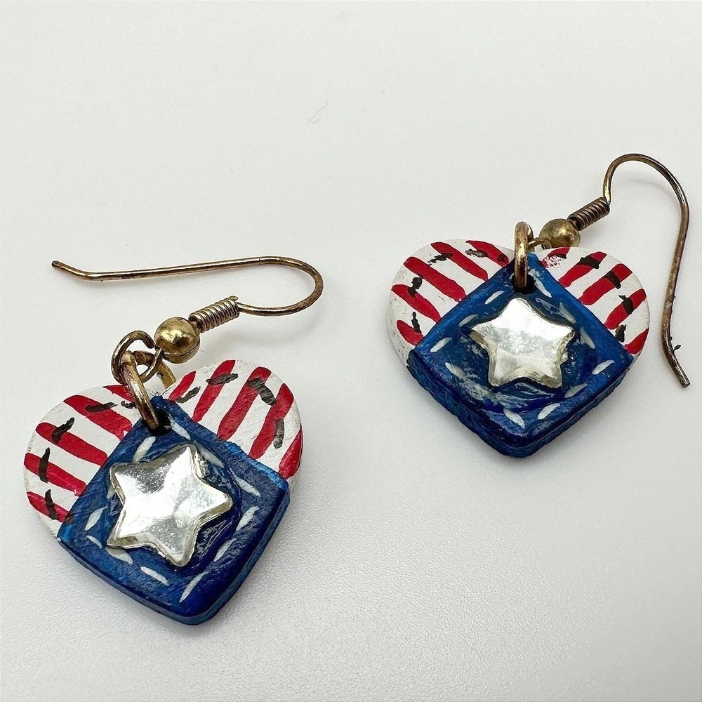 Vintage 90s Handmade Patriotic American Flag Heart Dangle Earrings Jewelry Retro